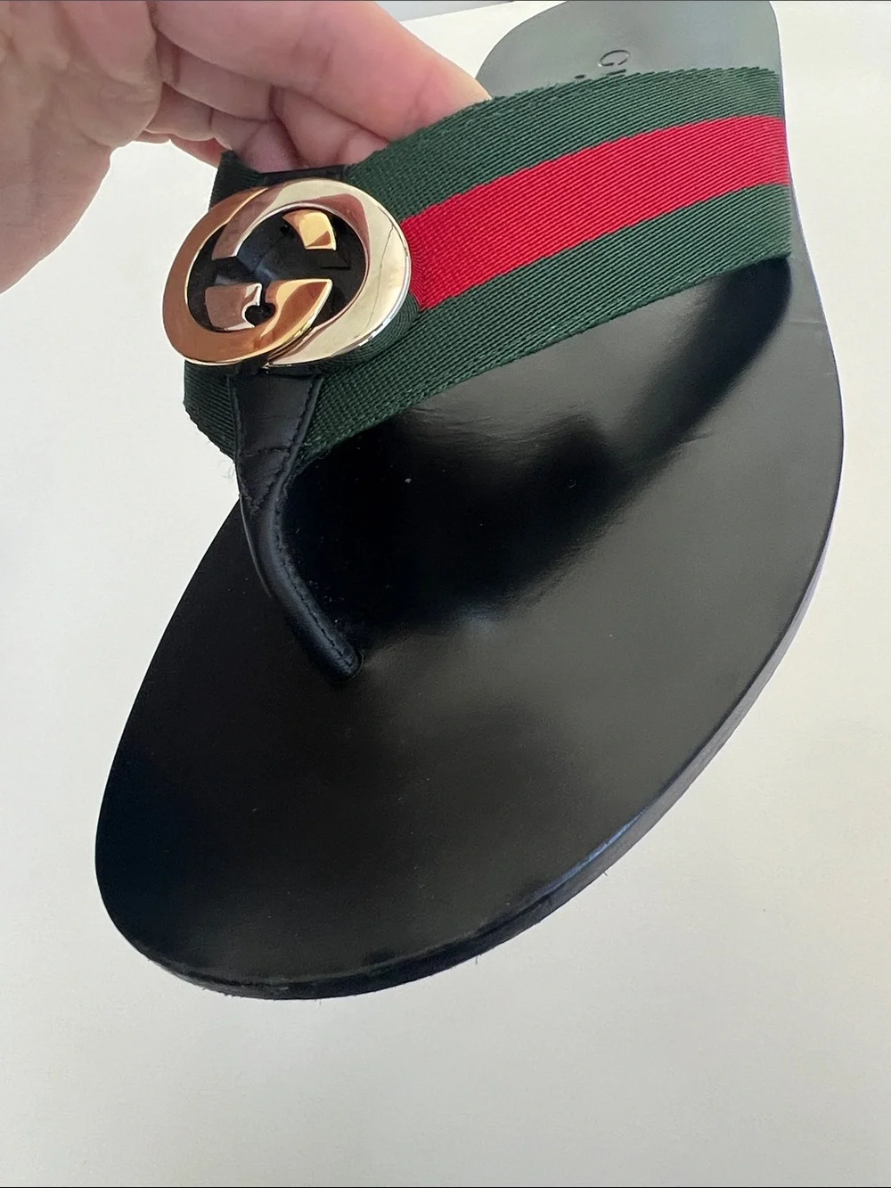 Gucci kika GG green and red stripe web black flat sandals flip flops size 6